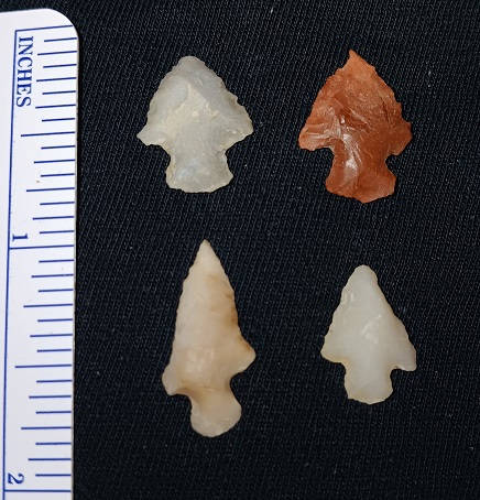 Authentic set of 4 Tiny Arrowheads: Arkansas - Click Image to Close